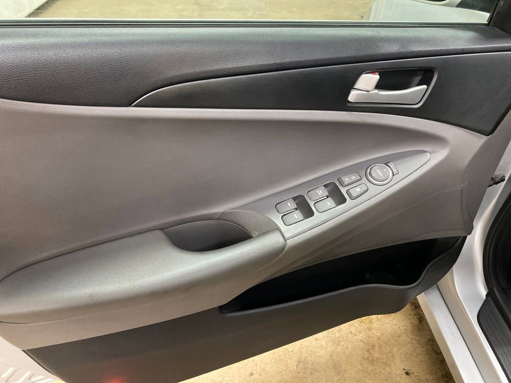 Used 2013 Hyundai Sonata GLS image 9