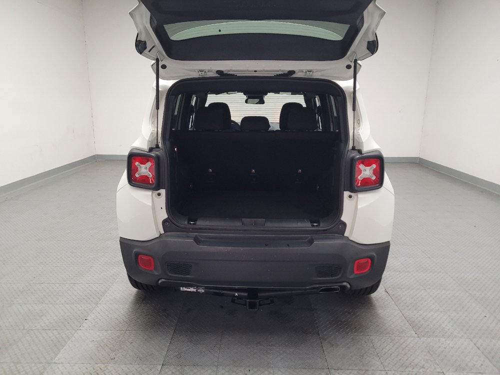 Used 2021 Jeep Renegade Latitude FWD image 29