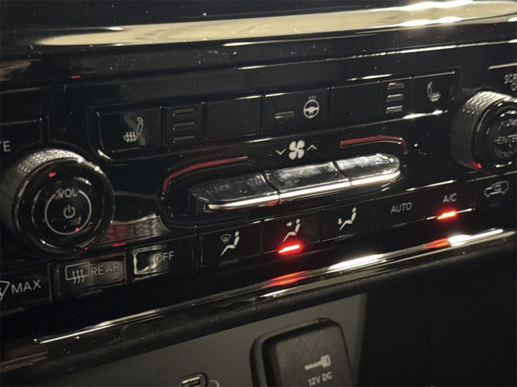 New 2025 Jeep Grand Cherokee Laredo X w/ Luxury Tech Group I image 16