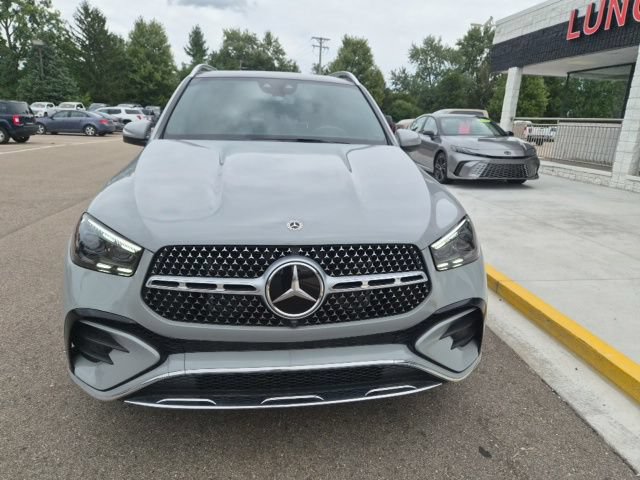 Used 2025 Mercedes-Benz GLE 450e 4MATIC image 2