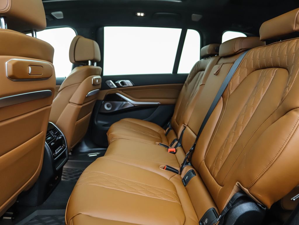 New 2026 BMW X7 M60i image 22