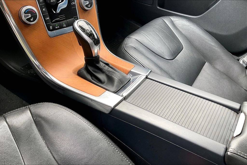 Used 2017 Volvo XC60 T5 Inscription w/ Preferred Option Package AWD/4WD image 19