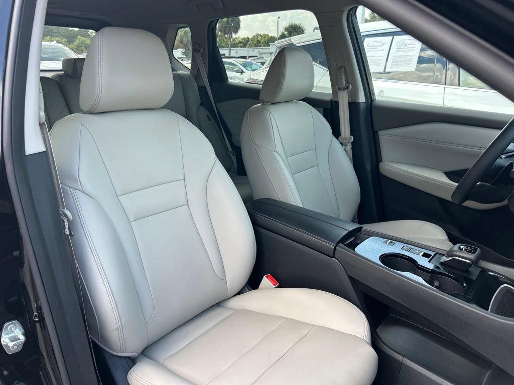 Certified 2025 Nissan Rogue SL FWD image 45