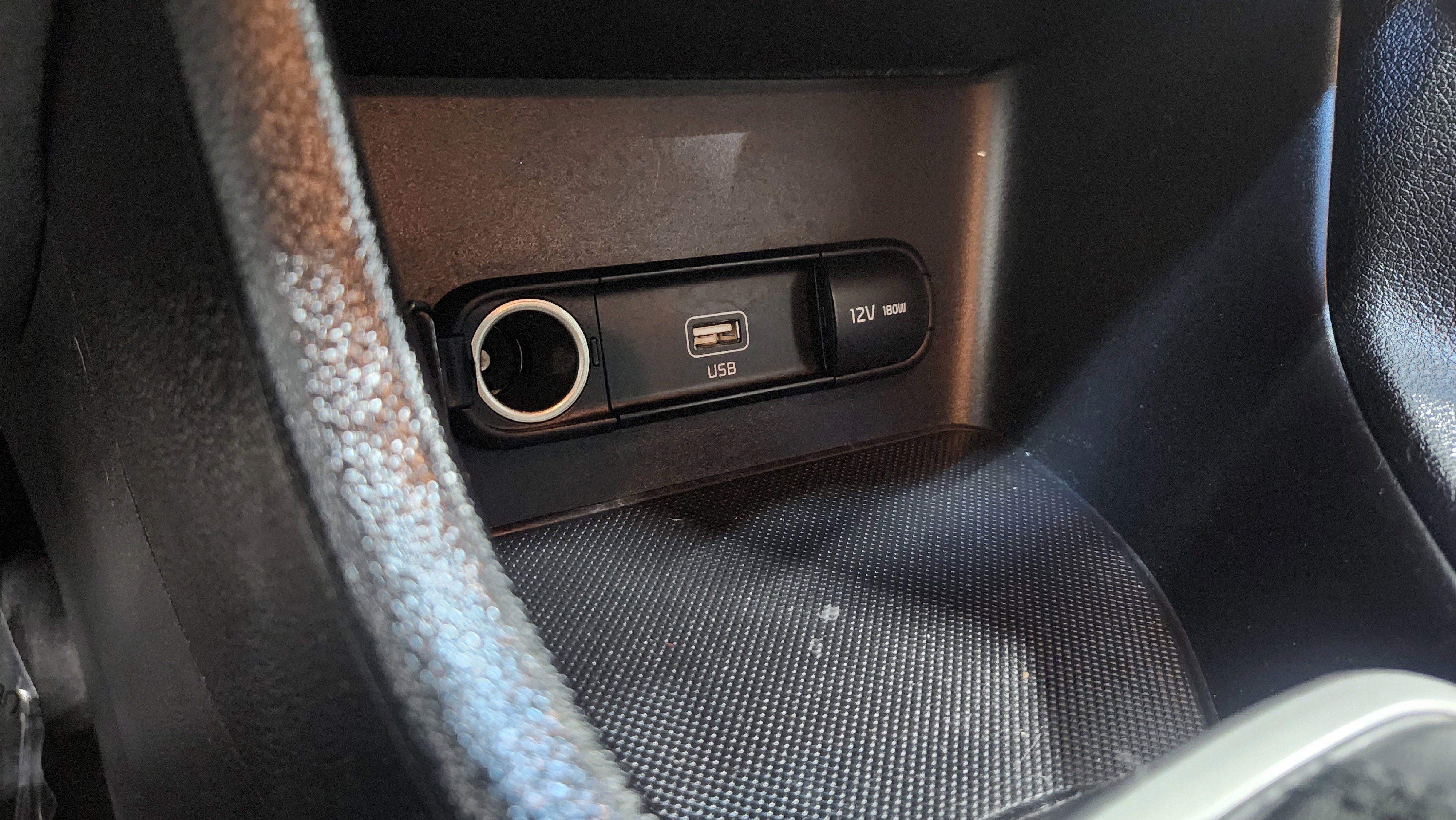 Used 2020 Kia Sportage LX image 6