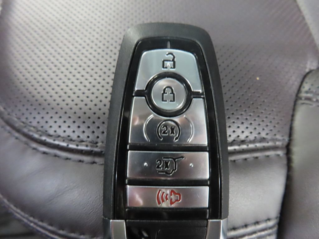 Used 2025 Ford Expedition Platinum w/ Platinum Ultimate Package AWD/4WD image 59