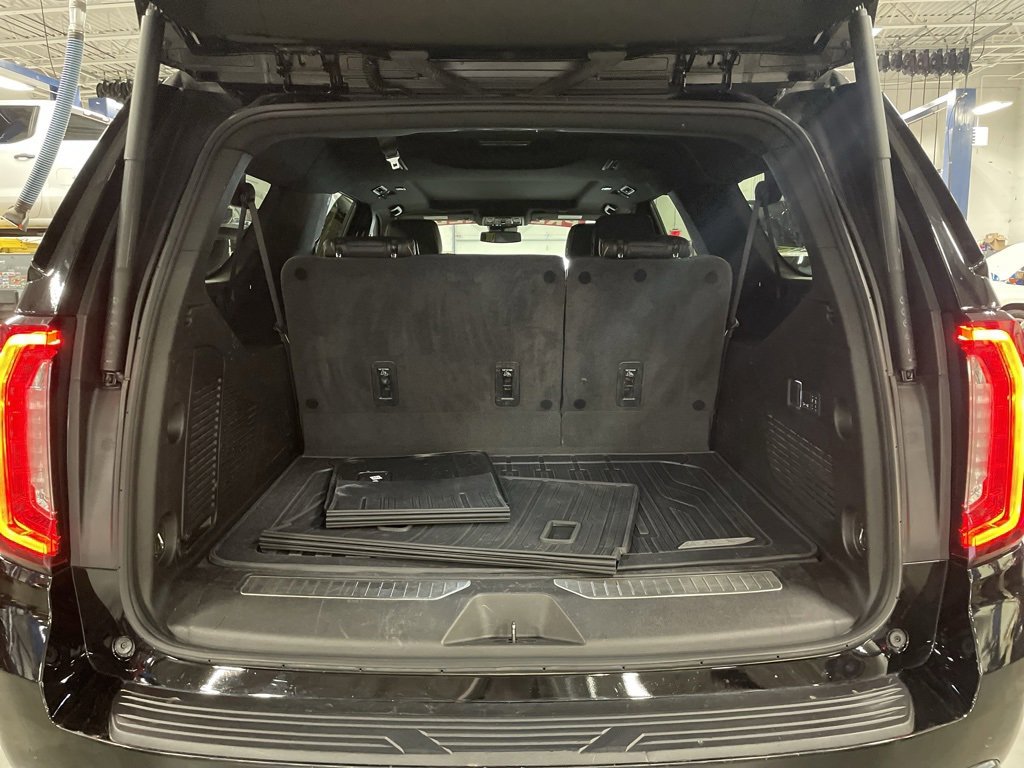 Used 2024 GMC Yukon XL AT4 w/ AT4 Premium Plus Package image 7