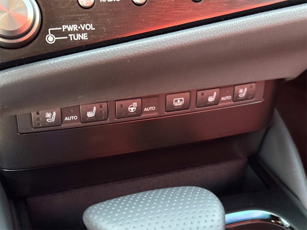 Used 2024 Lexus ES 300h F Sport image 29