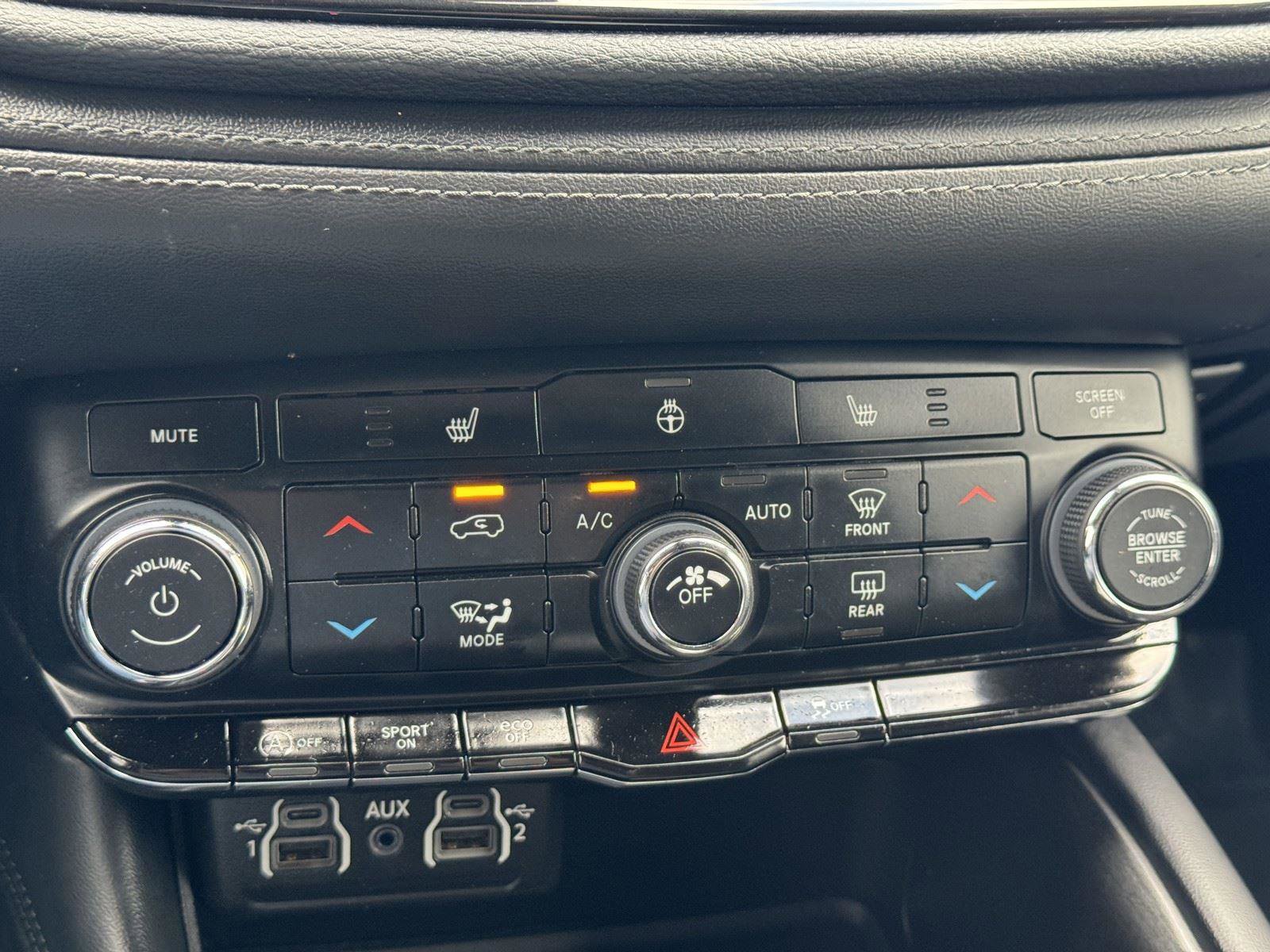Used 2024 Dodge Durango SXT image 15