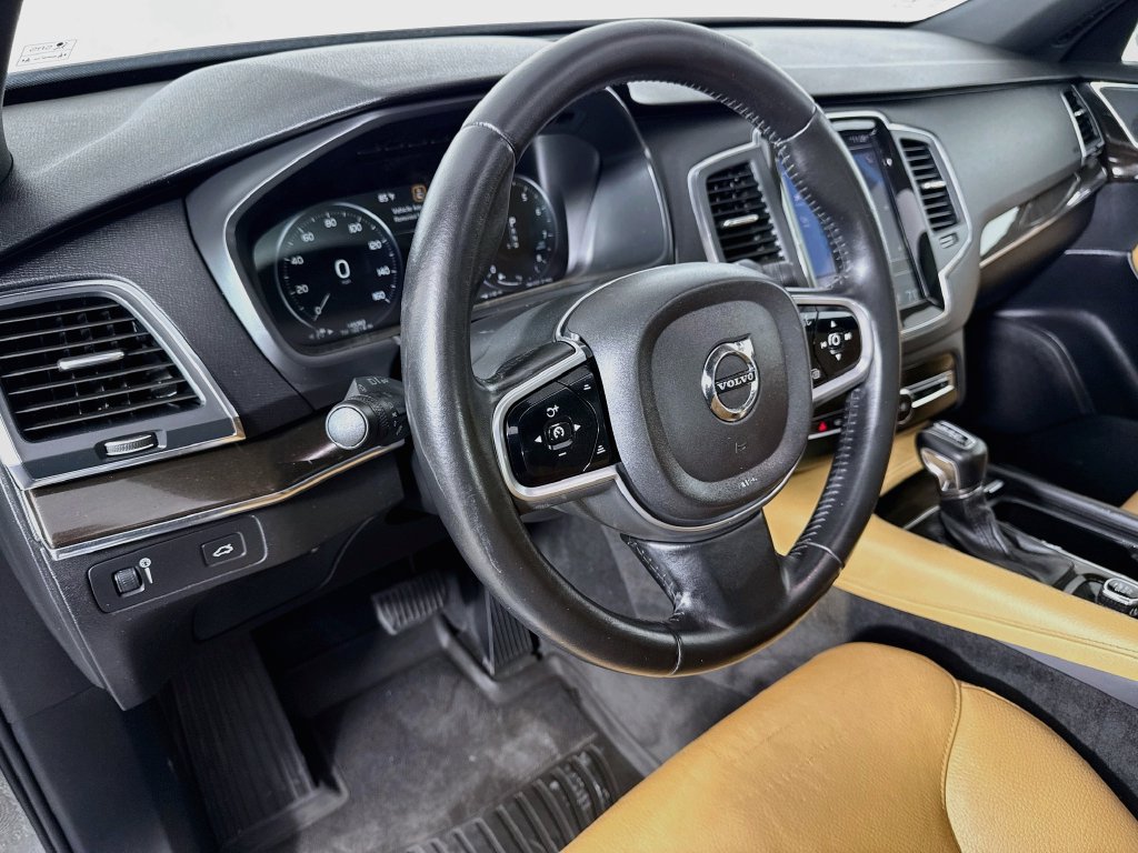 Used 2018 Volvo XC90 T6 Momentum w/ Protection Package AWD/4WD image 9