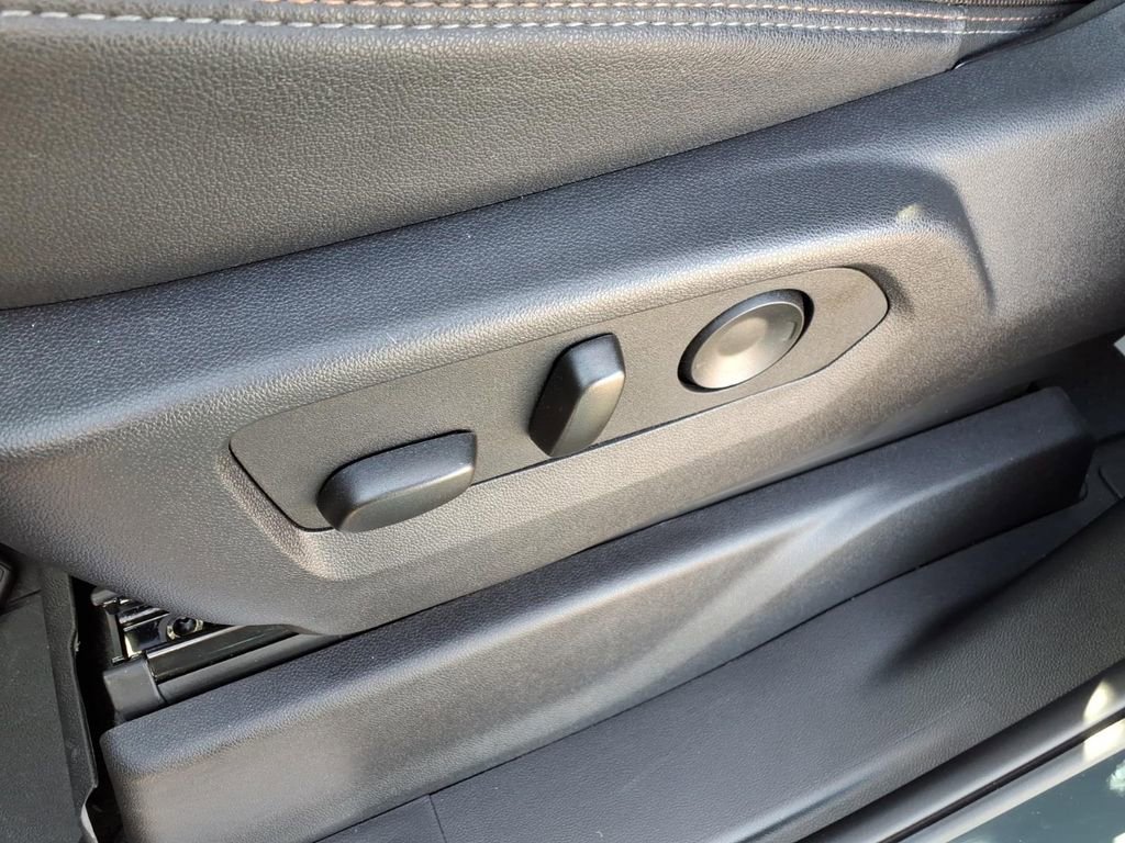 Used 2026 Chevrolet Silverado 1500 High Country w/ Technology Package image 17