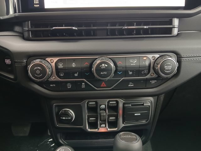 New 2026 Jeep Gladiator Sport AWD/4WD image 23