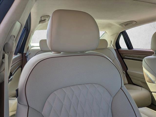 Used 2022 Genesis G90 3.3T Premium RWD image 15
