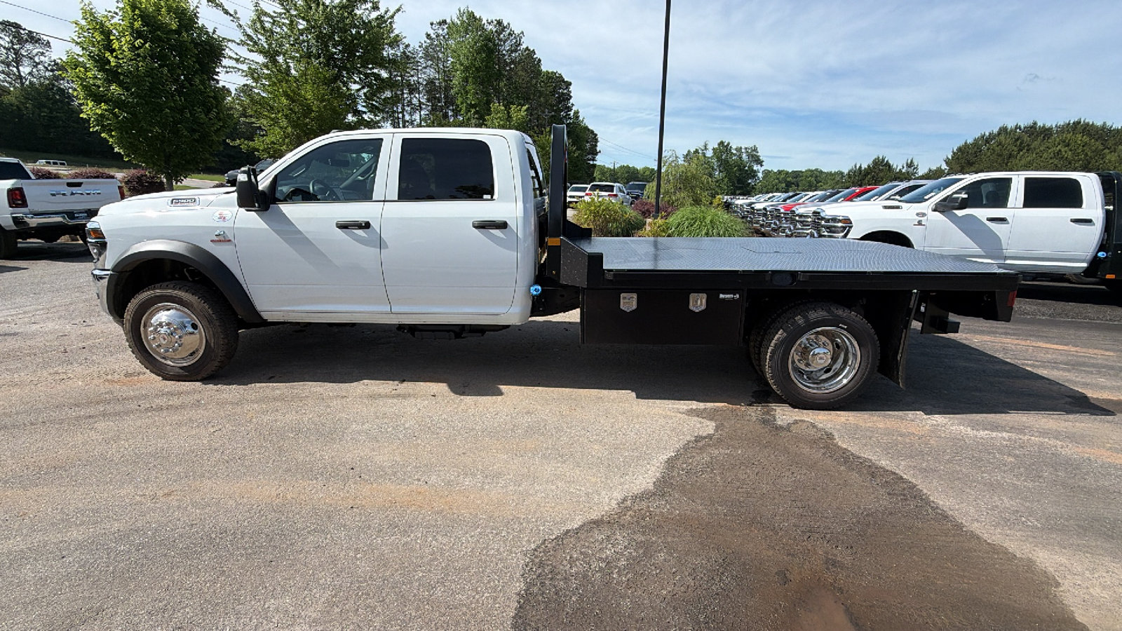New 2026 RAM 5500 Tradesman w/ Chrome Appearance Group AWD/4WD image 11