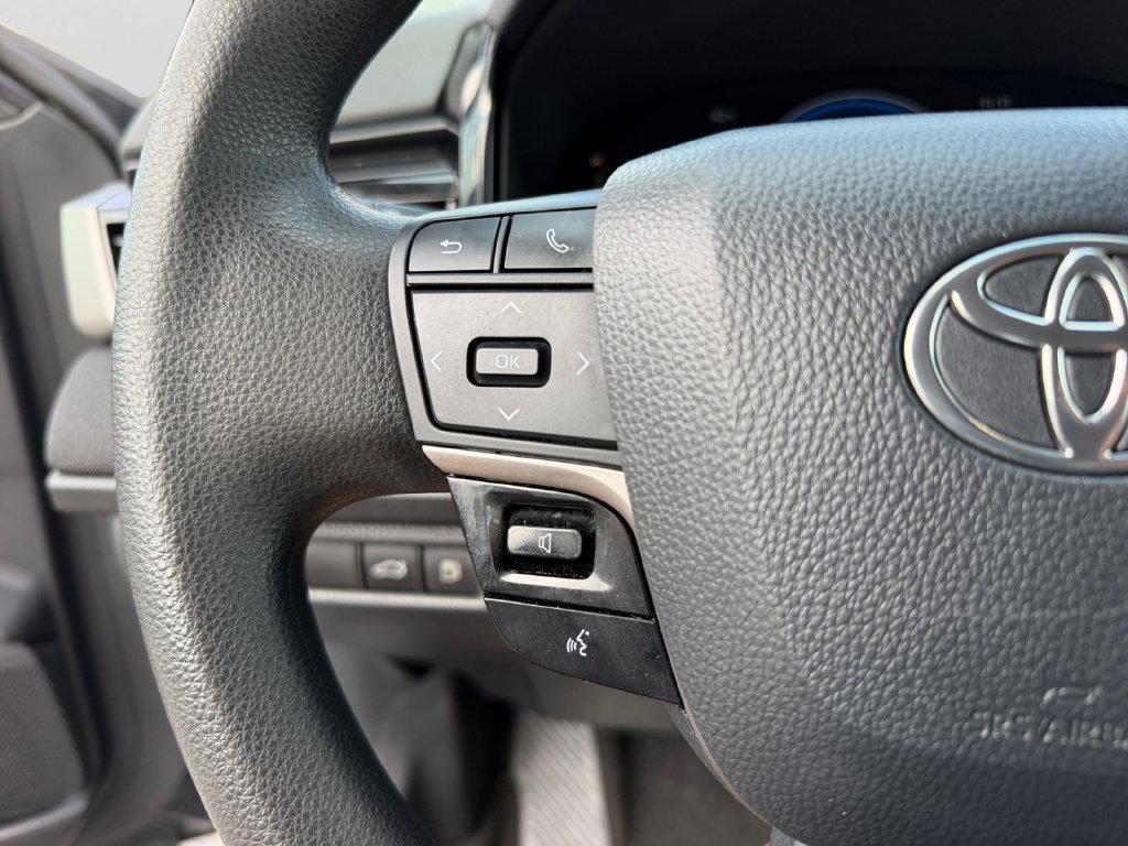 Used 2025 Toyota Camry LE FWD image 20
