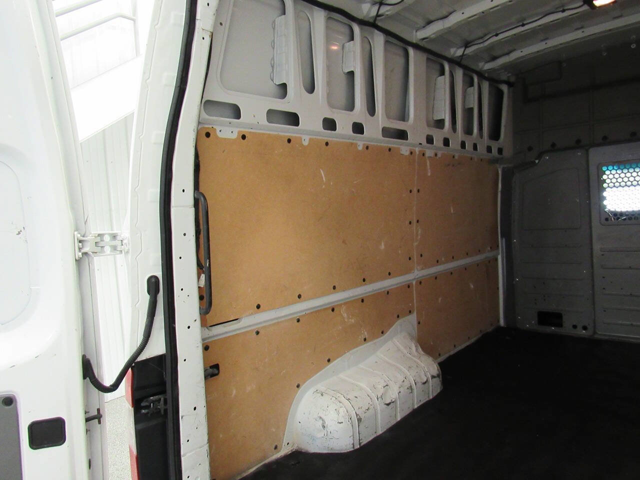 Used 2021 Nissan NV 2500 SV RWD image 17