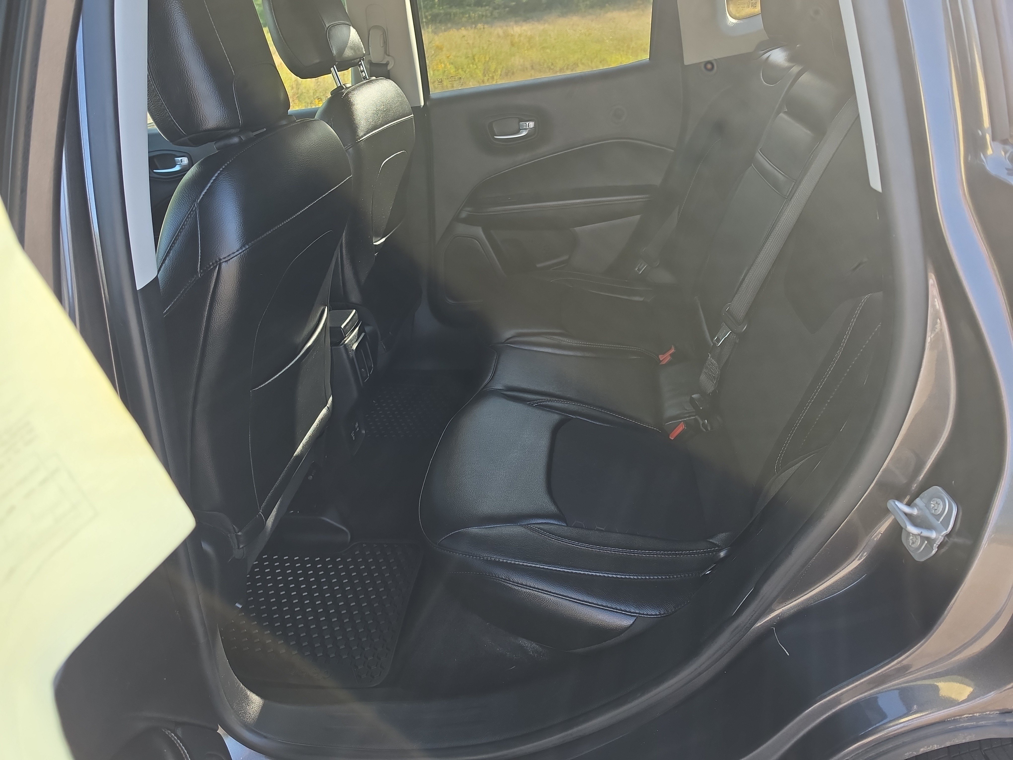 Used 2018 Jeep Compass Latitude w/ Popular Equipment Group AWD/4WD image 16