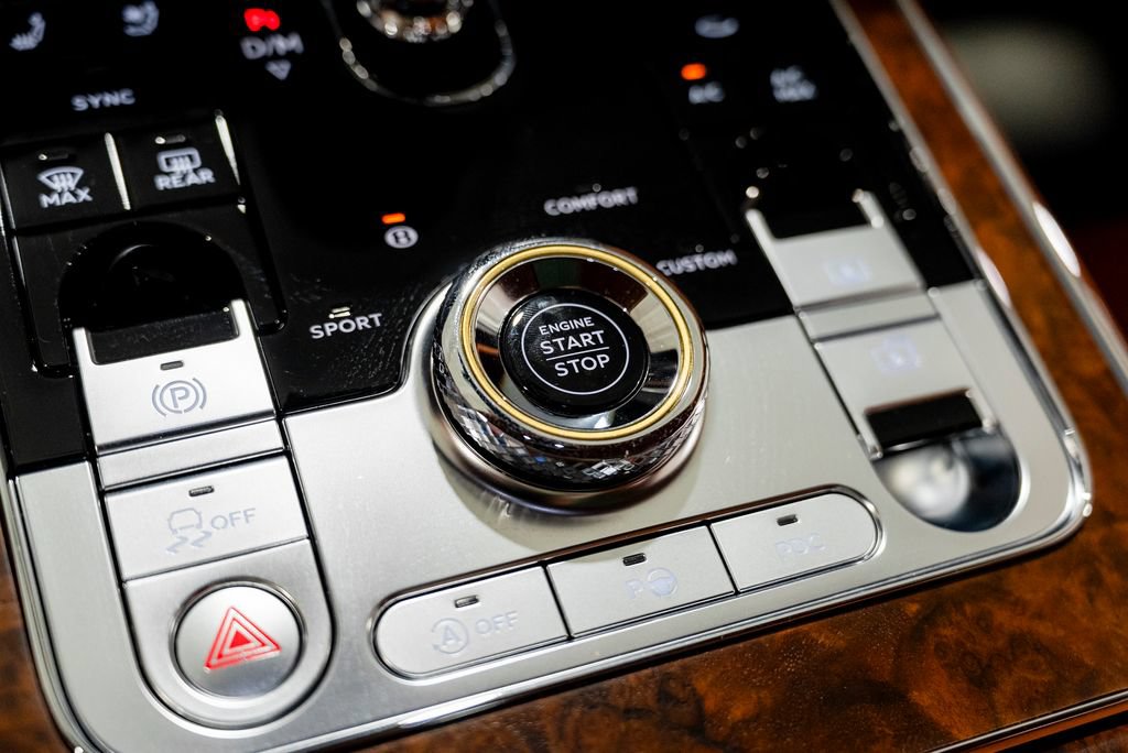 Used 2023 Bentley Flying Spur W12 AWD/4WD image 62