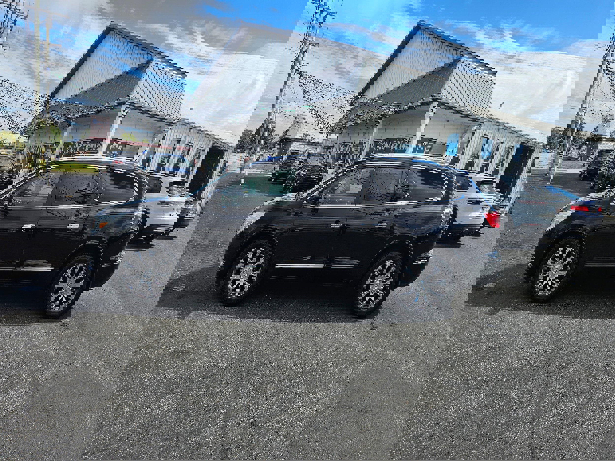 Used 2017 Buick Enclave Premium w/ Experience Buick Package image 9
