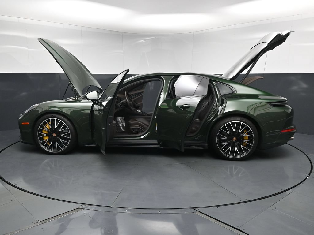 Certified 2026 Porsche Panamera GTS AWD/4WD image 32