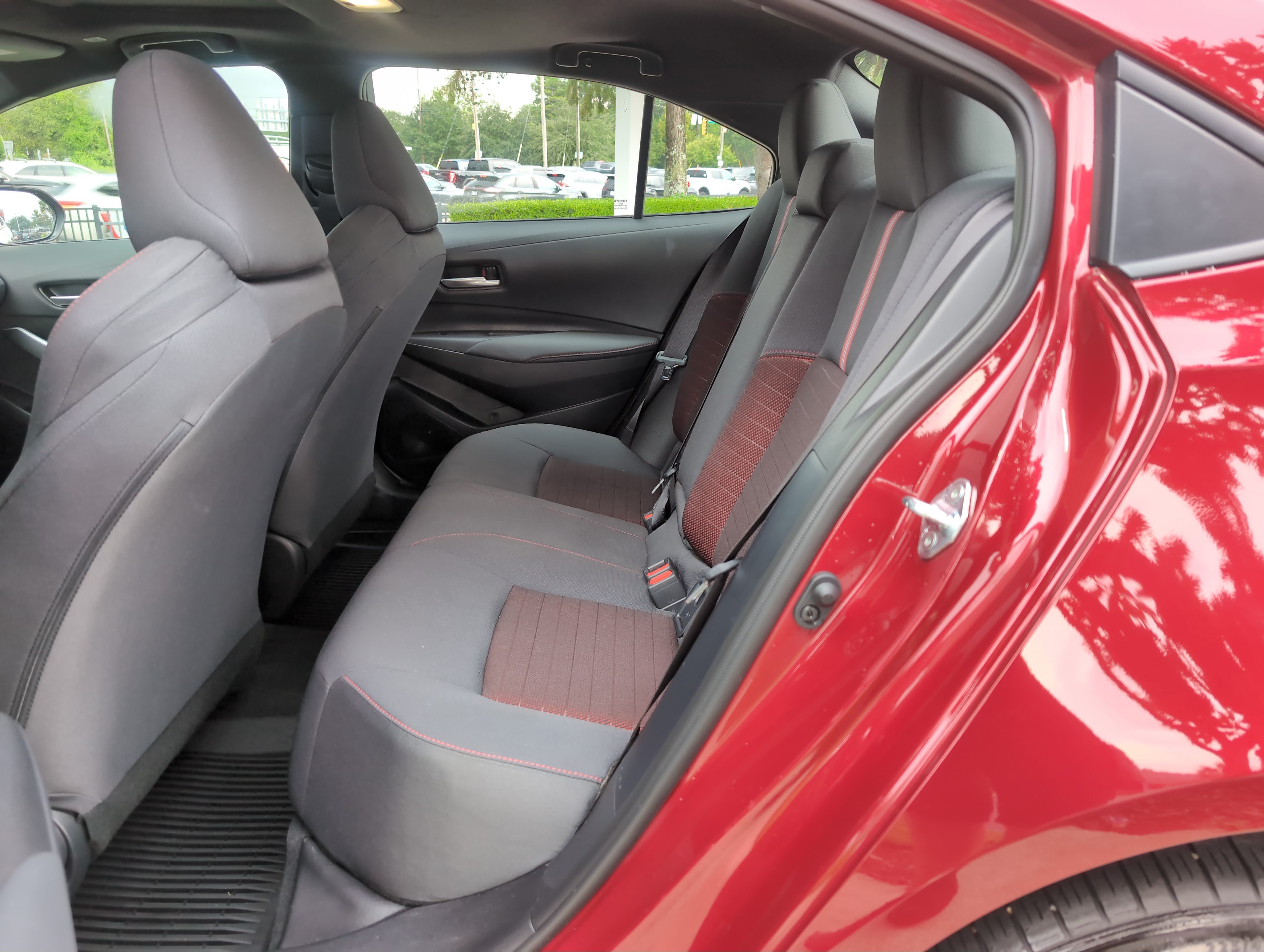 Certified 2025 Toyota Corolla SE w/ SE Premium Package FWD image 31