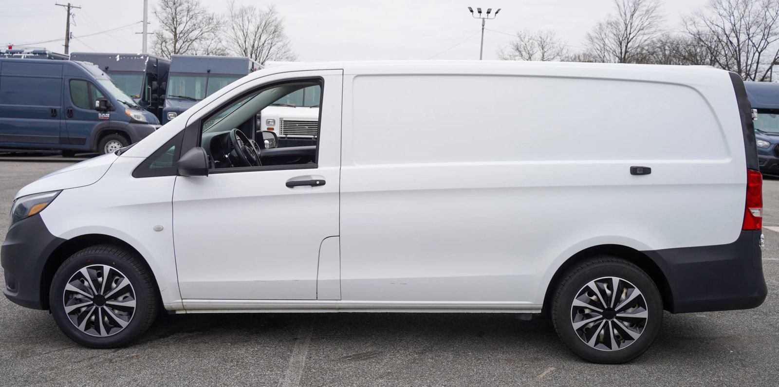 Used 2020 Mercedes-Benz Metris image 3