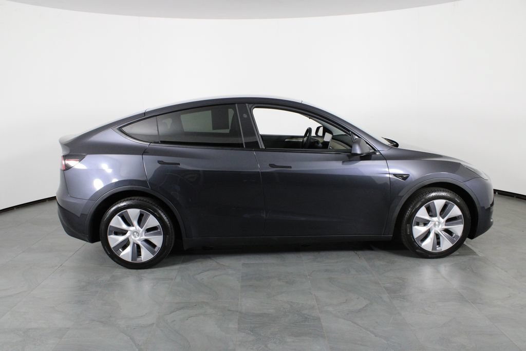 Used 2024 Tesla Model Y Long Range AWD/4WD image 11
