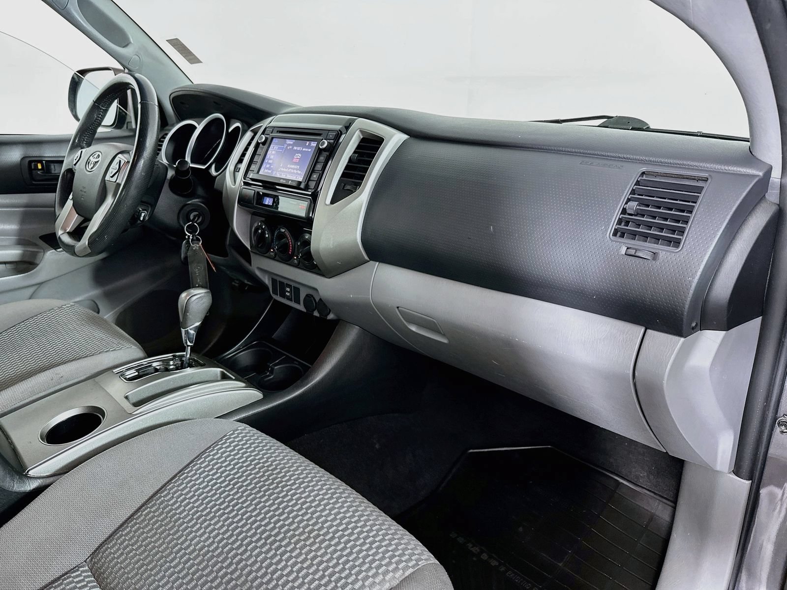 Used 2014 Toyota Tacoma PreRunner w/ SR5 Package RWD image 27