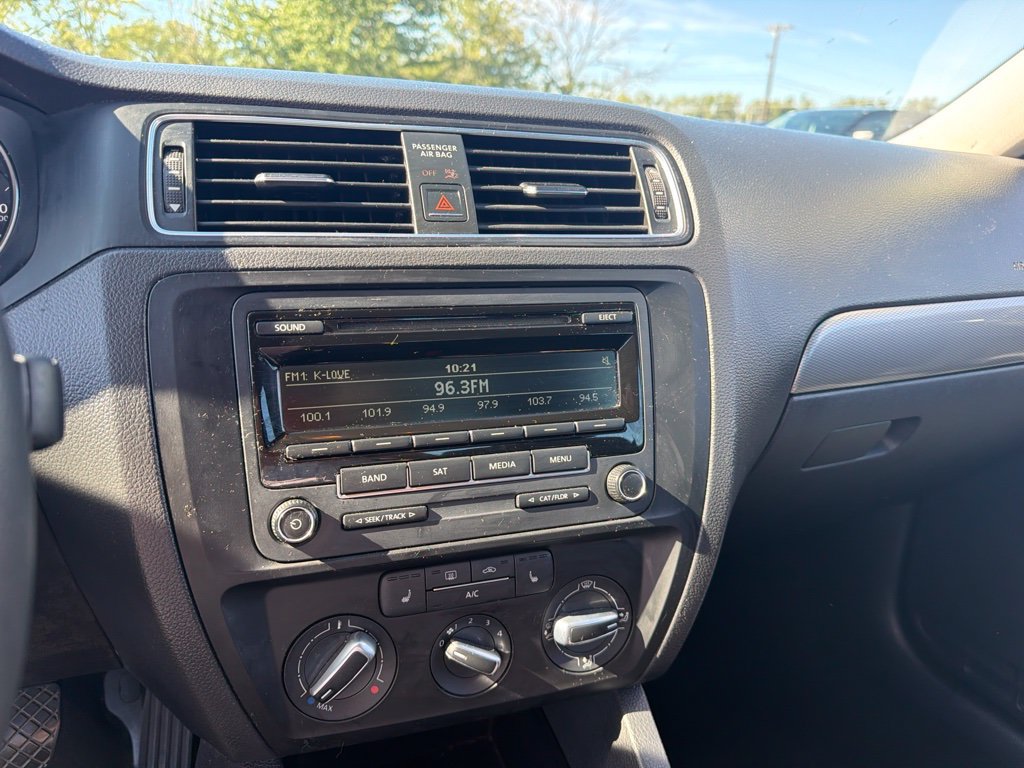 Used 2015 Volkswagen Jetta SE FWD image 10