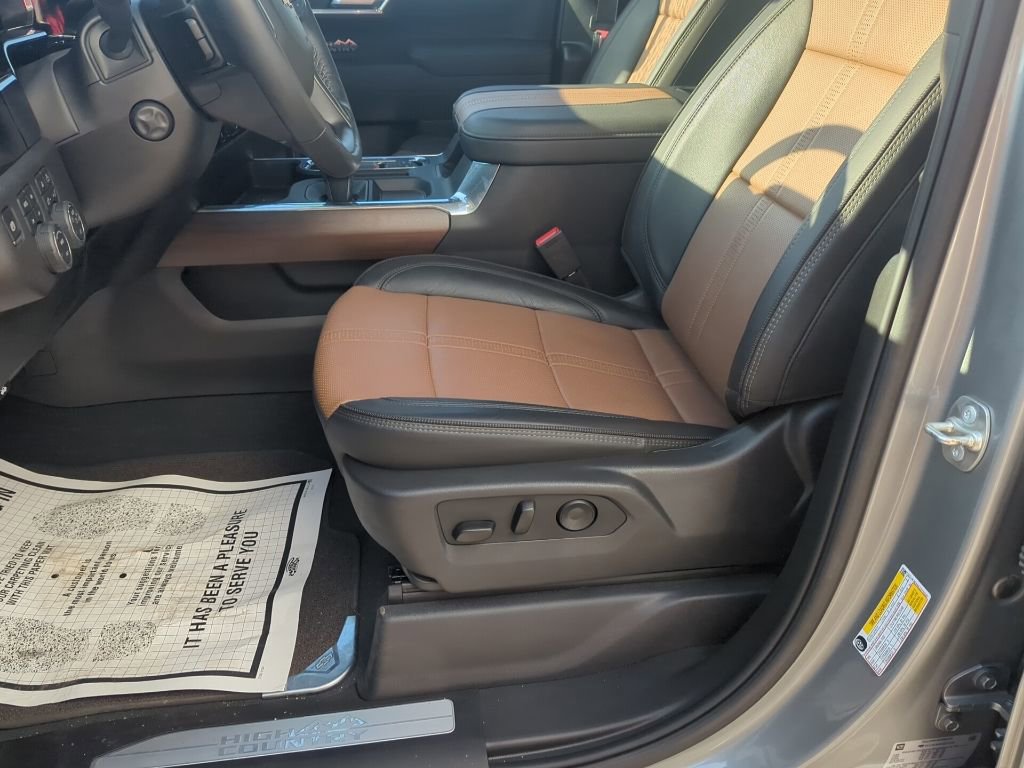 Used 2025 Chevrolet Silverado 1500 High Country w/ Z71 Off-Road Package image 34