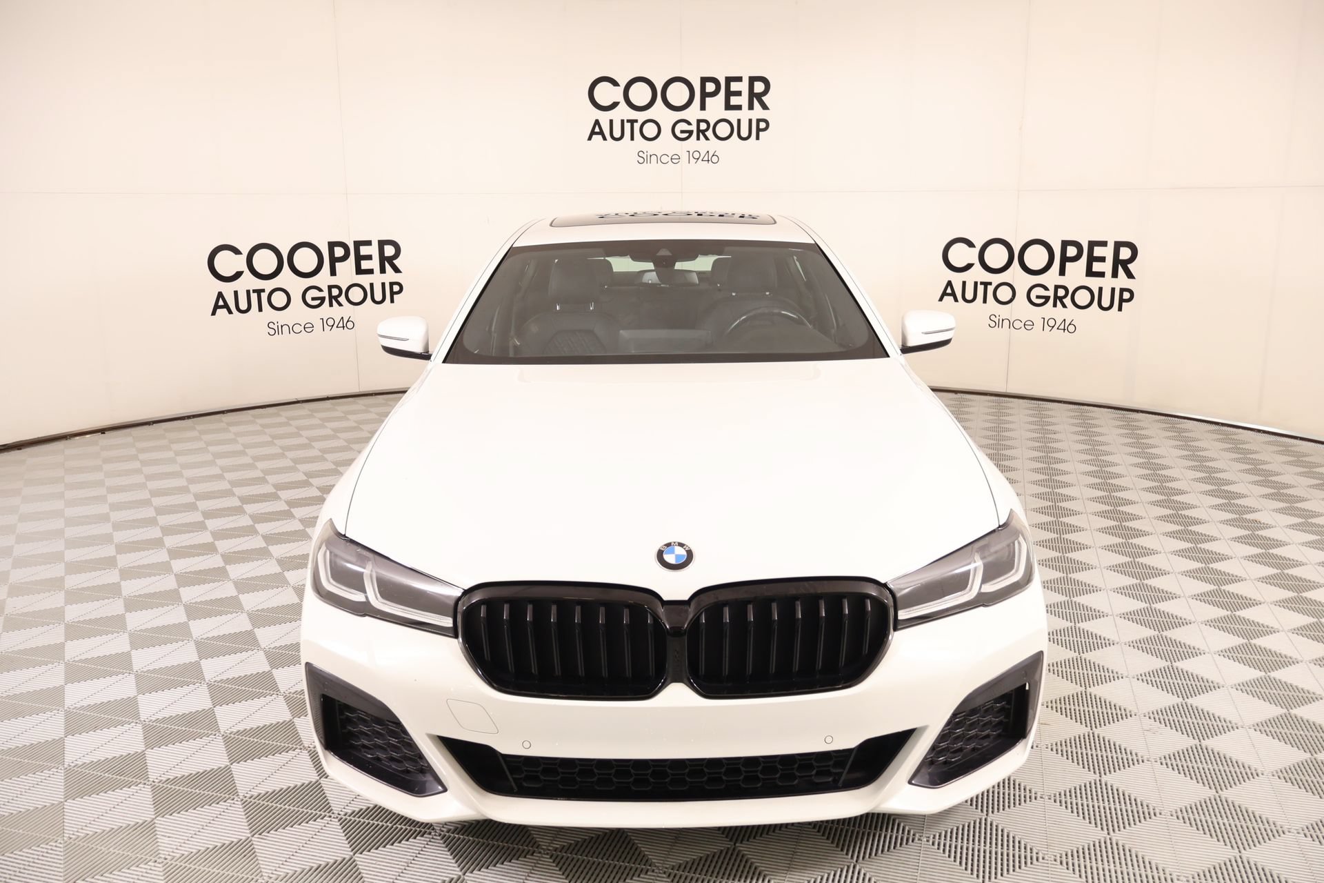 Used 2023 BMW 530i xDrive w/ M Sport Package AWD/4WD image 10