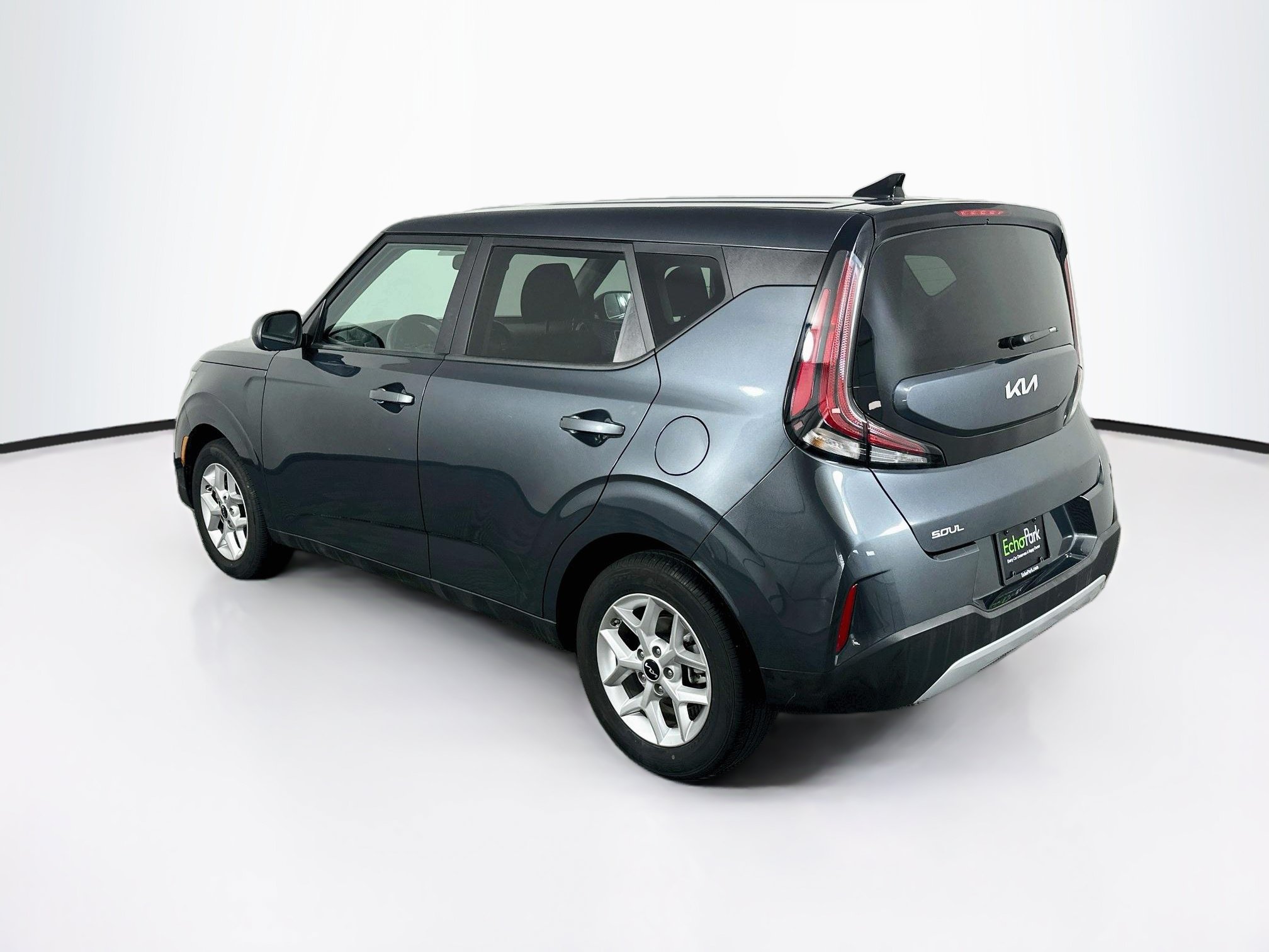 Used 2025 Kia Soul LX w/ LX Technology Package FWD image 5