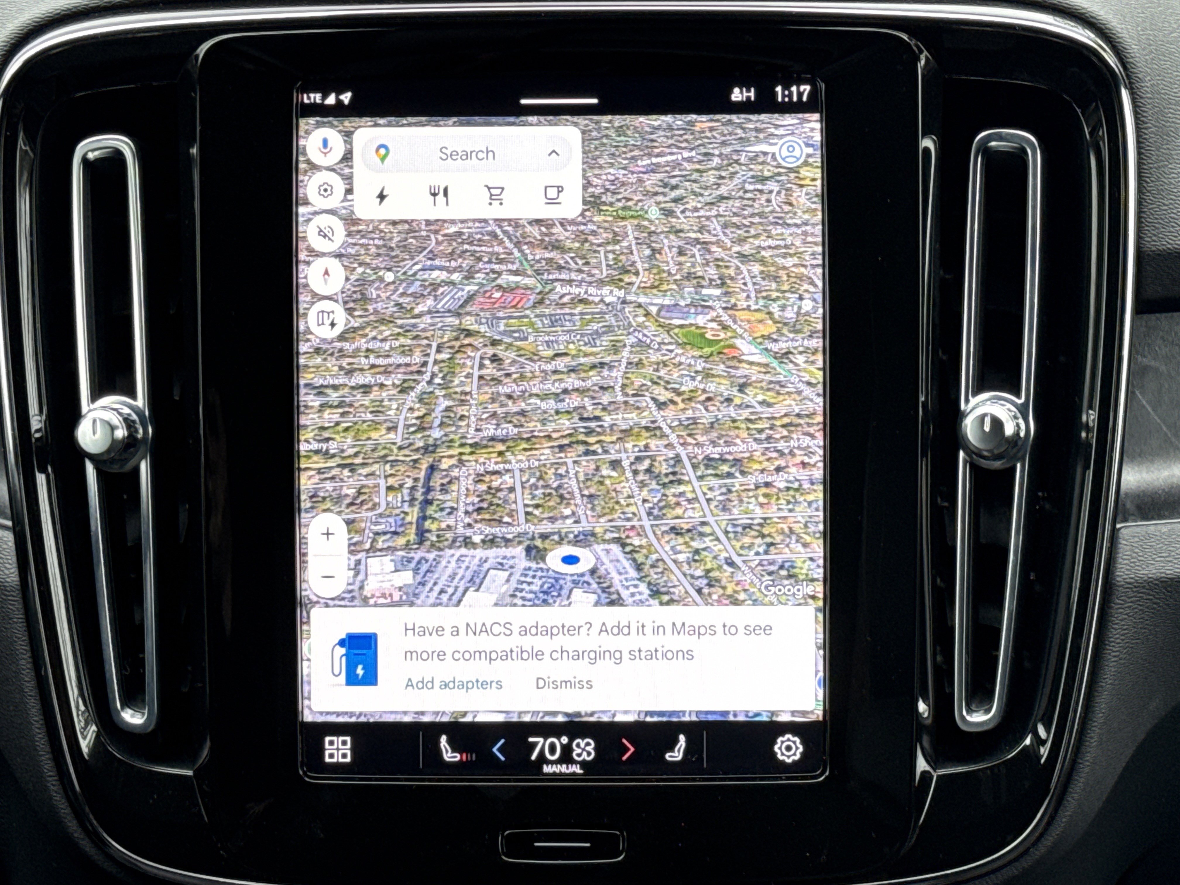 Used 2023 Volvo XC40 Recharge Core image 23