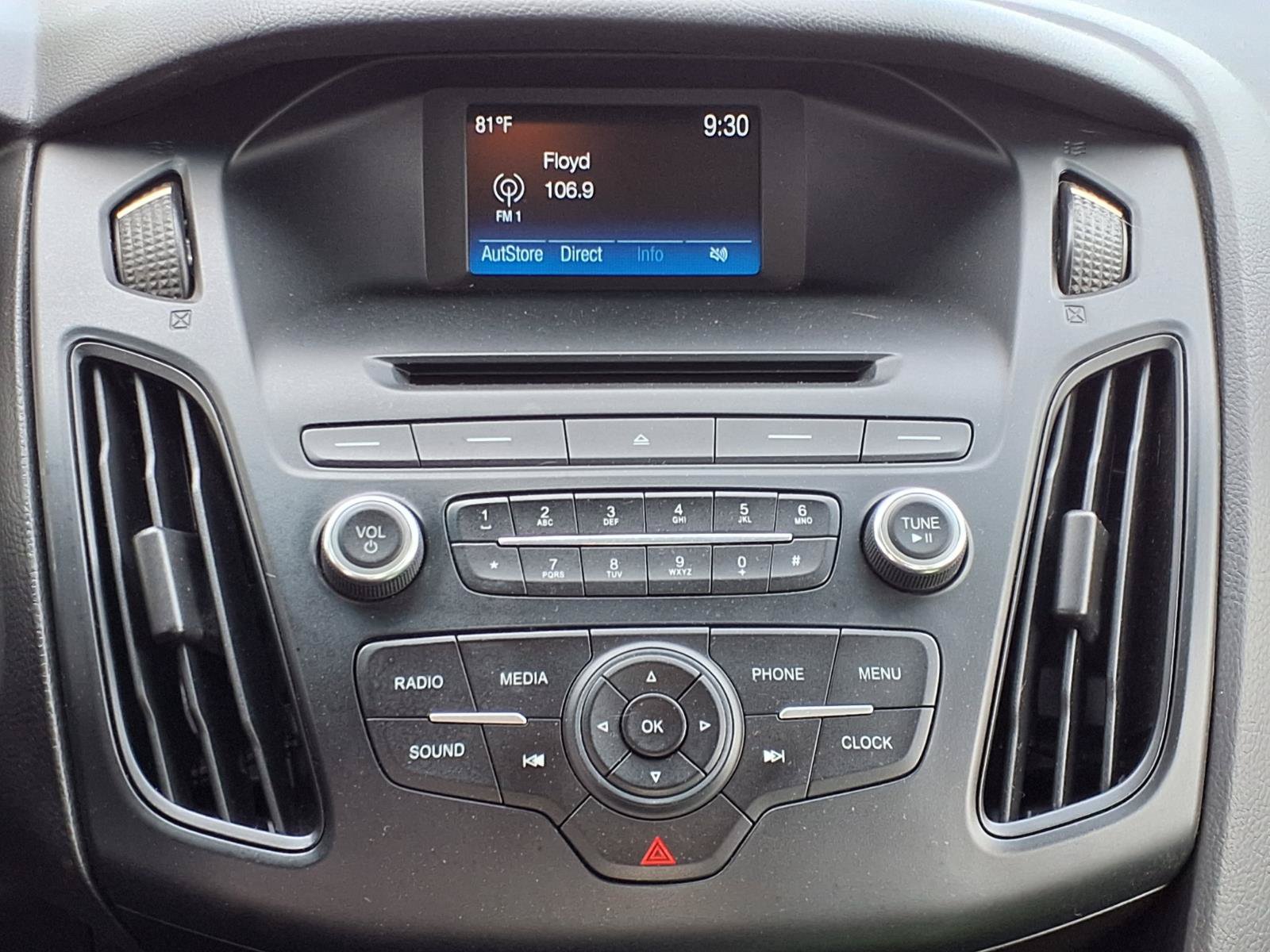 Used 2015 Ford Focus SE FWD image 6