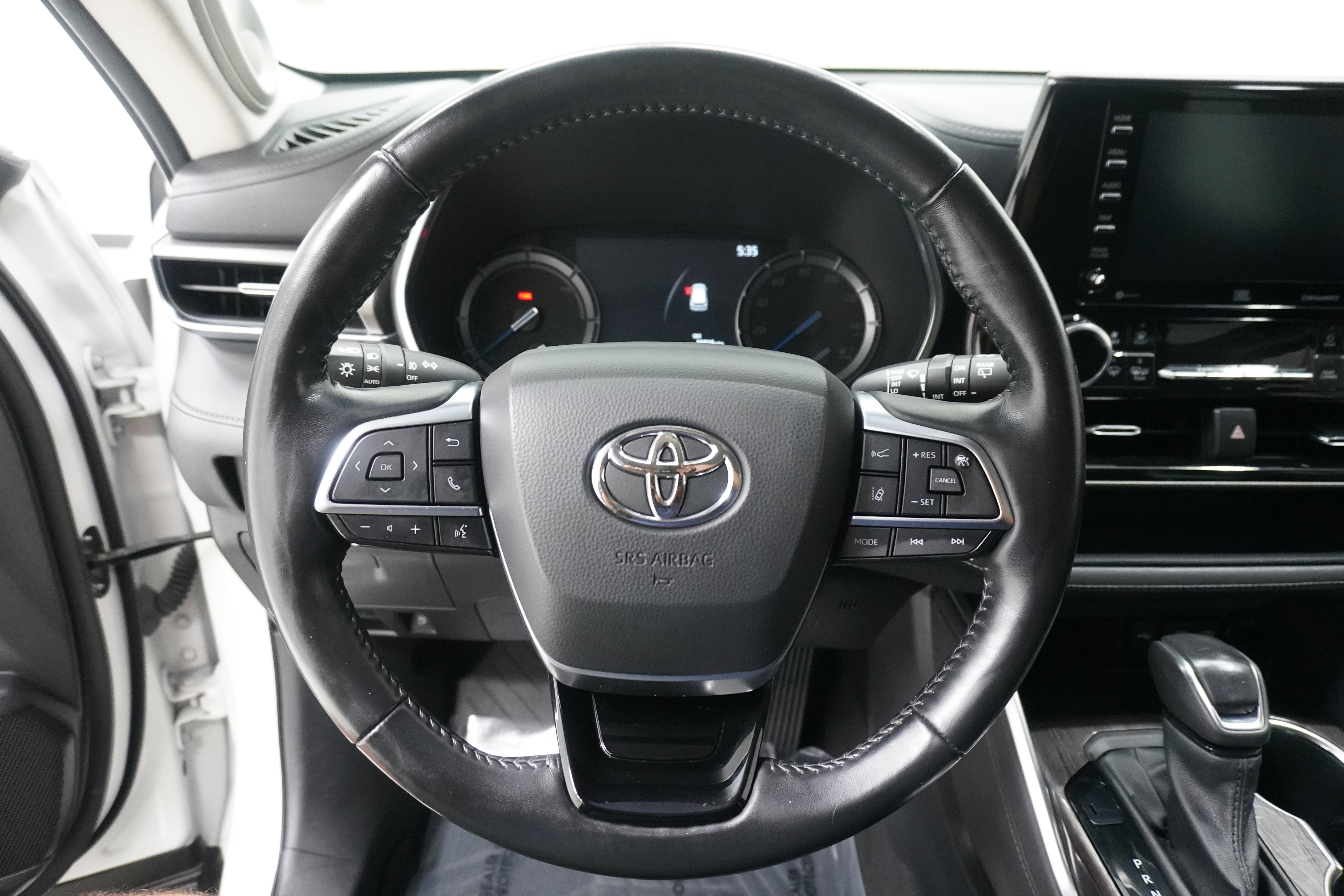 Used 2021 Toyota Highlander Limited image 19