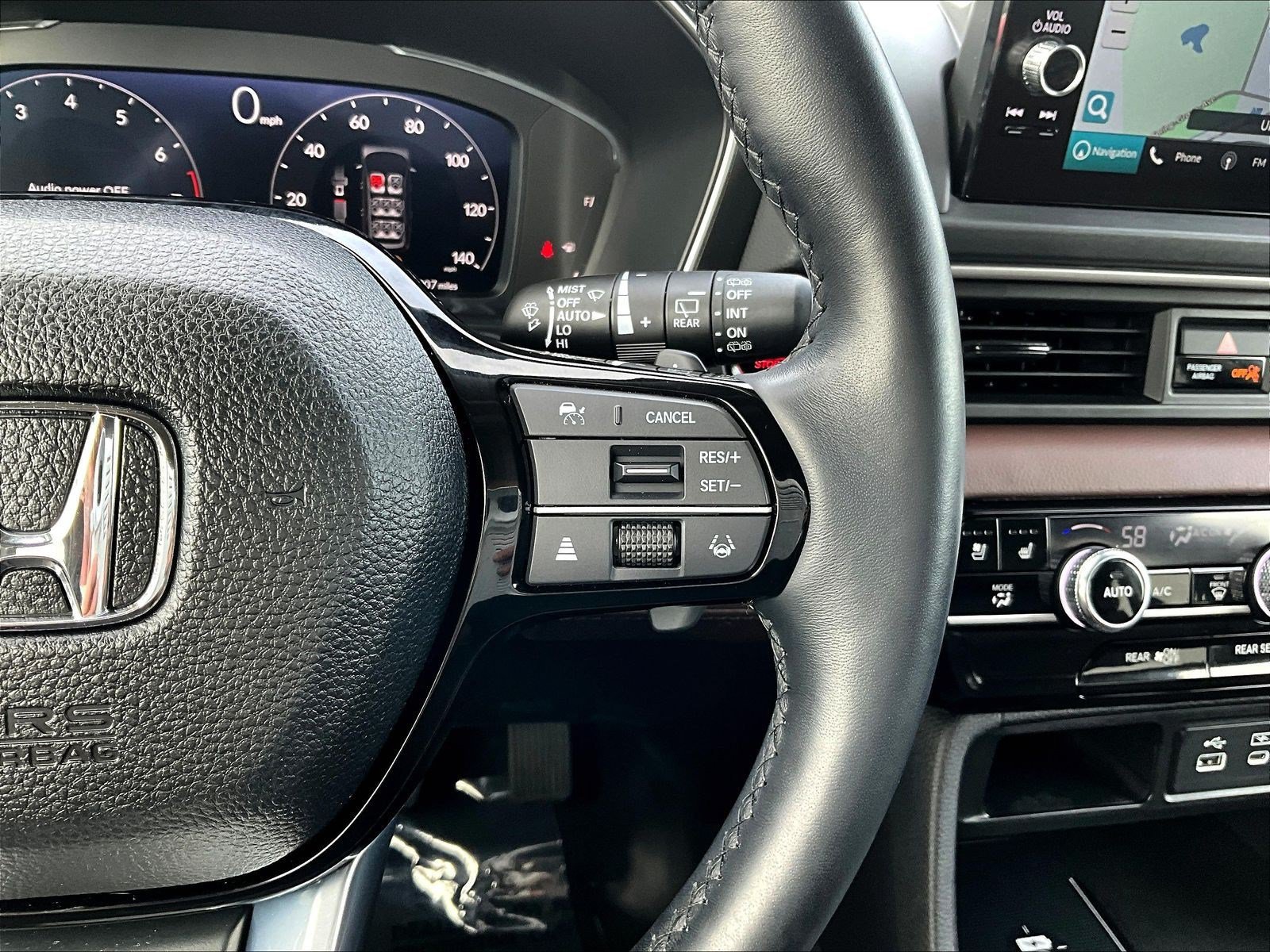 Used 2025 Honda Pilot Elite image 12