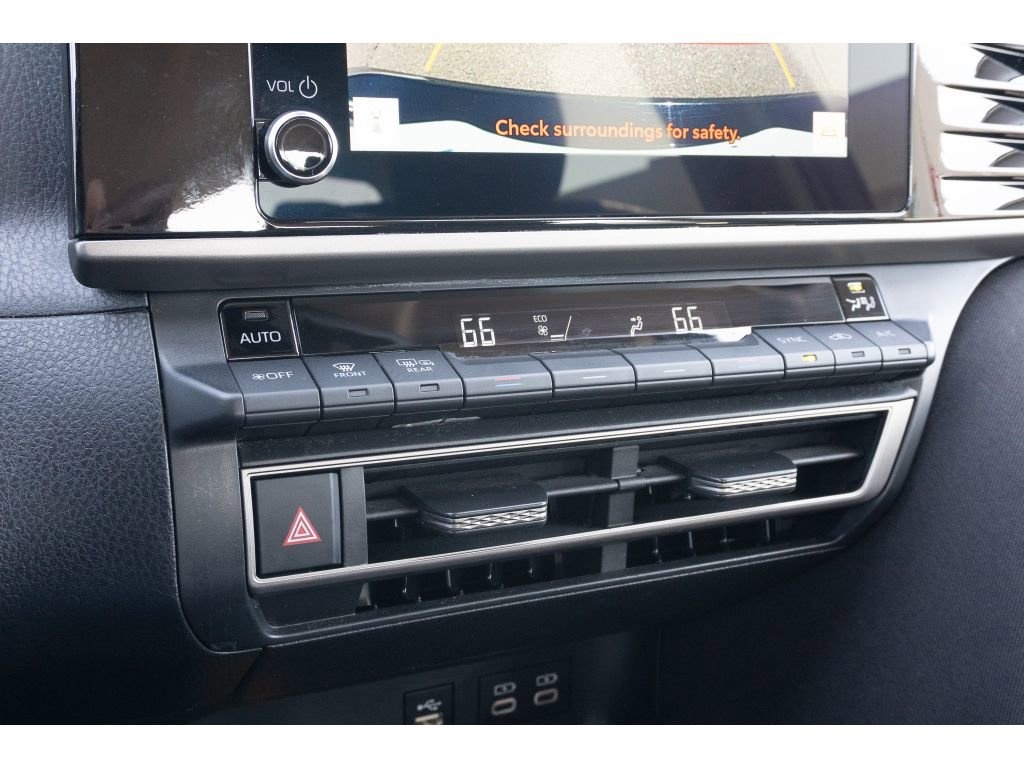 Used 2025 Toyota Camry LE image 23