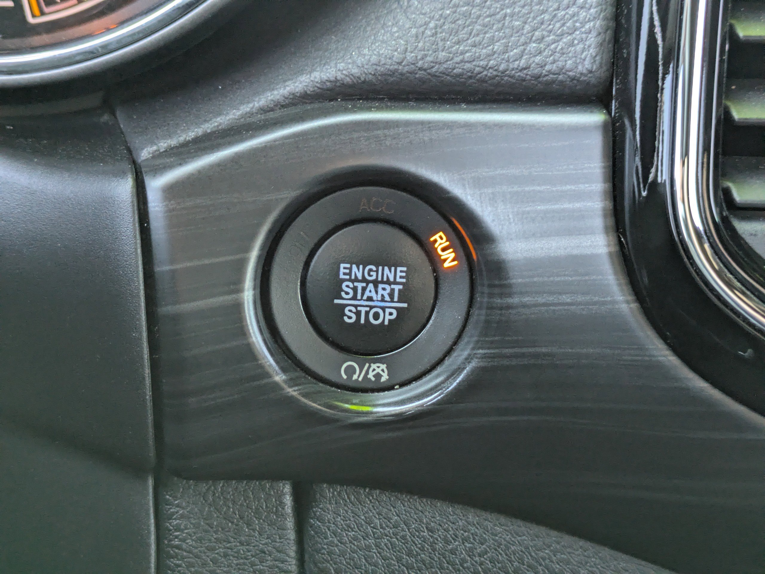 Used 2019 Jeep Grand Cherokee Altitude image 32