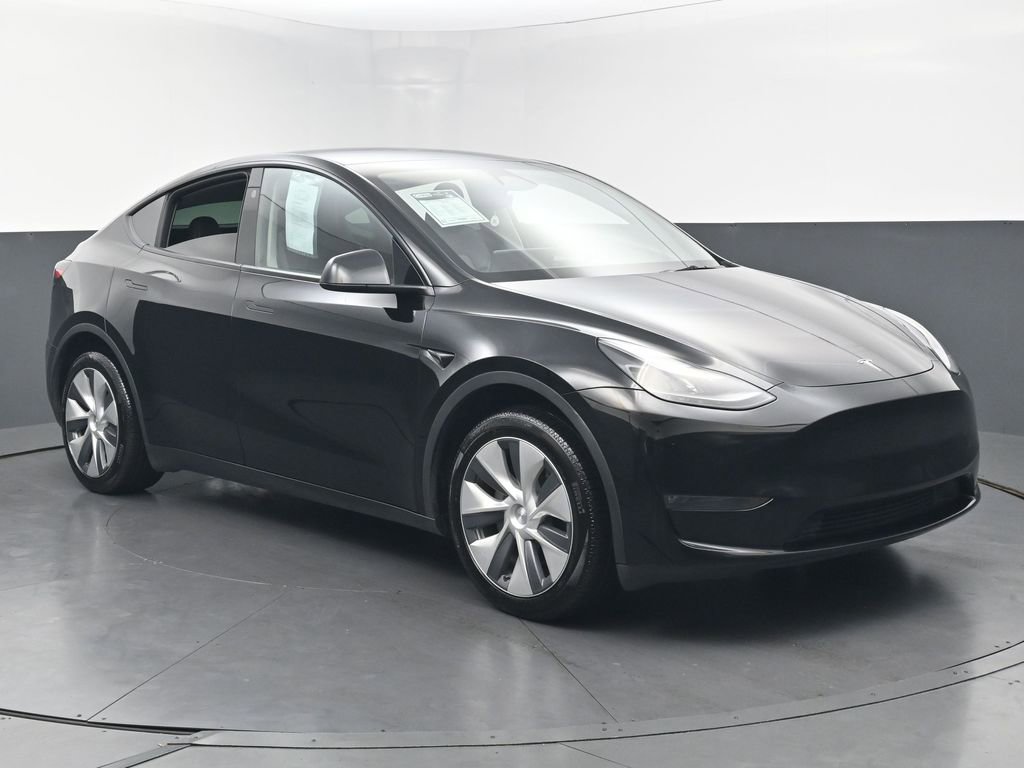 Used 2024 Tesla Model Y Long Range AWD/4WD image 2