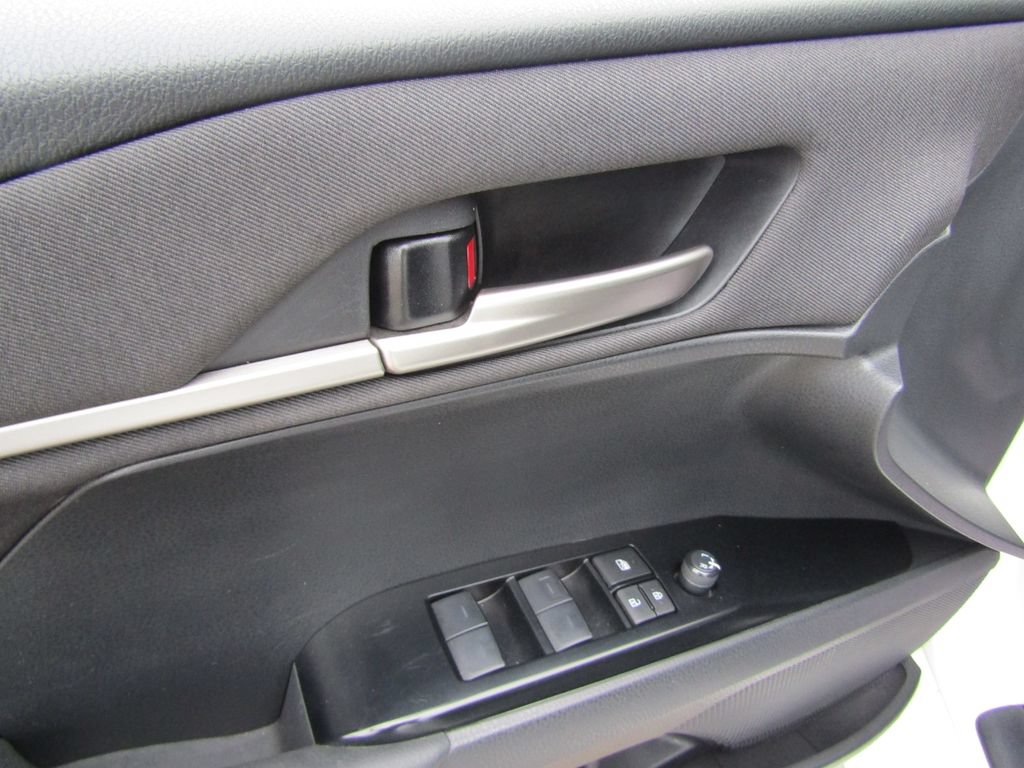 Used 2025 Toyota Camry LE FWD image 17