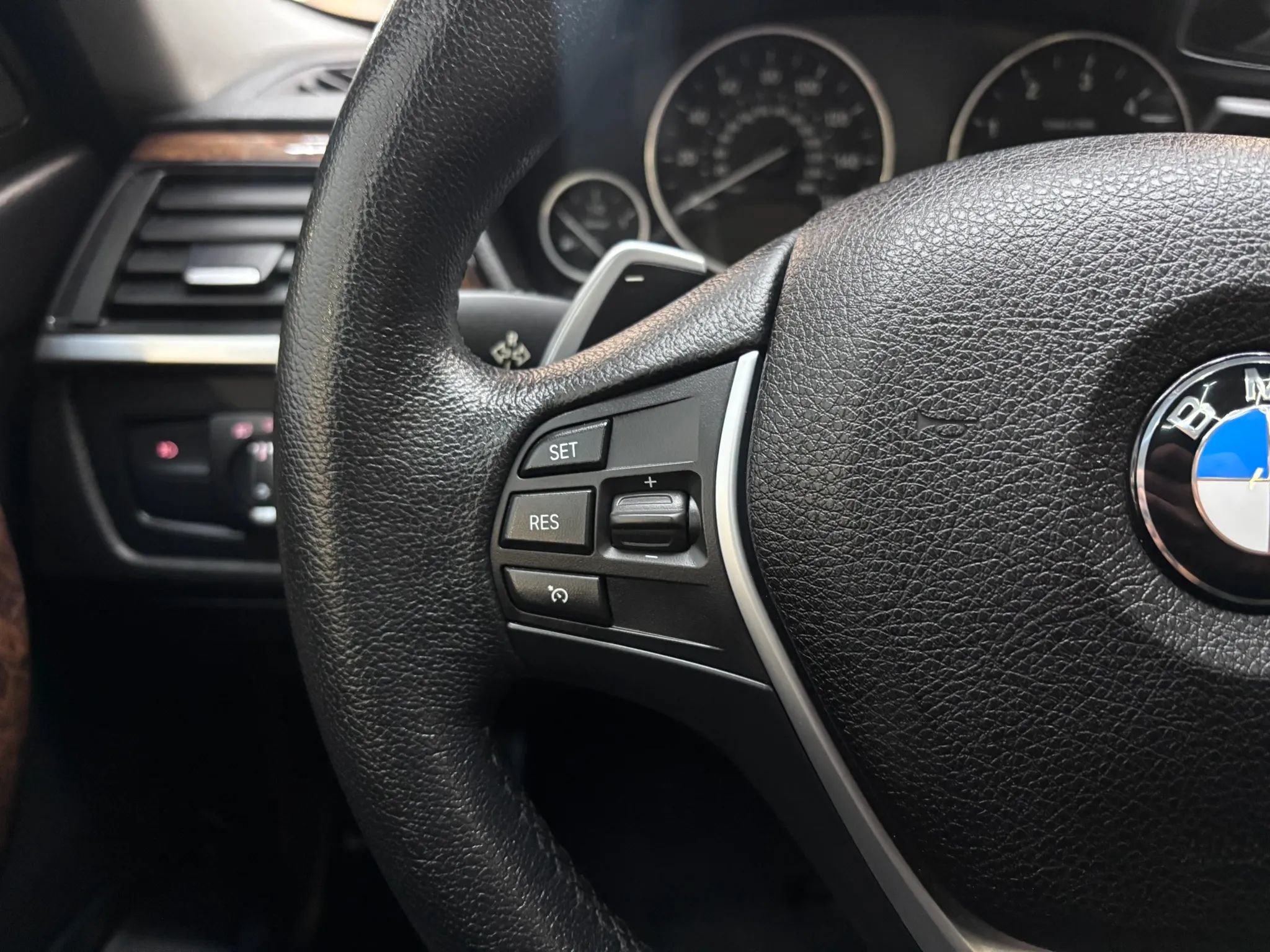 Used 2015 BMW 328d xDrive Wagon AWD/4WD image 14