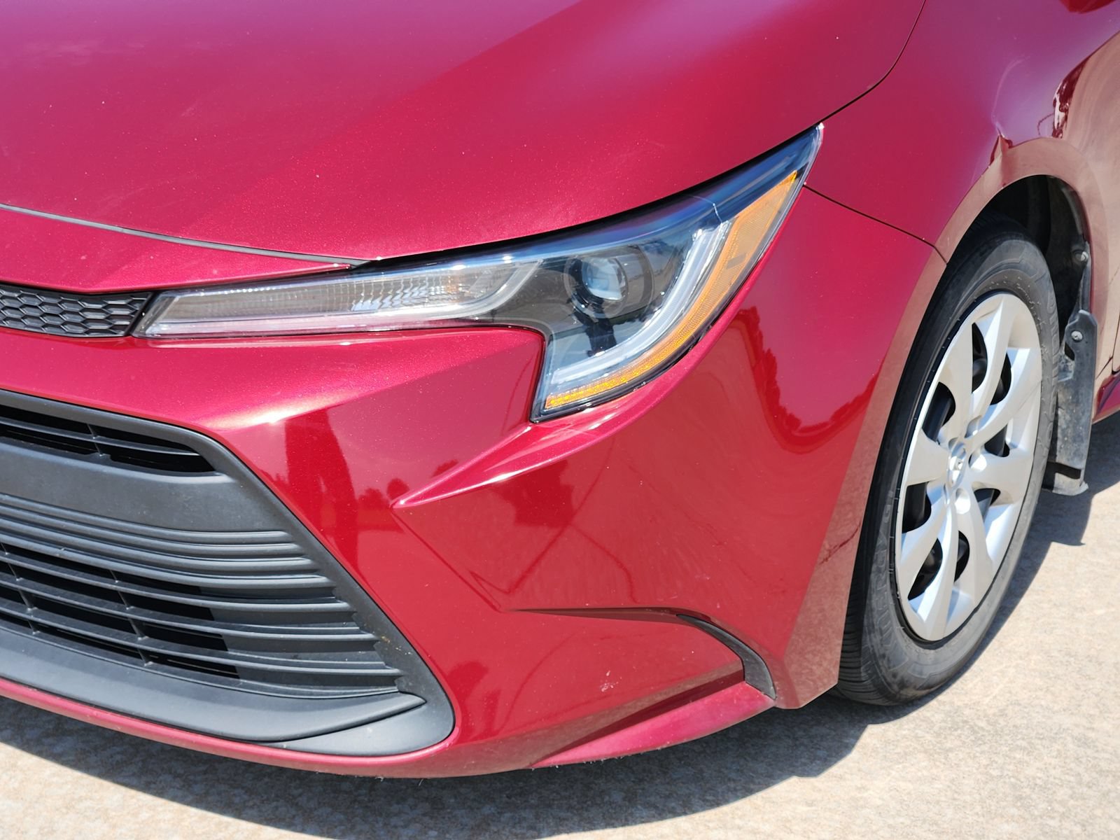 Used 2024 Toyota Corolla LE FWD image 11