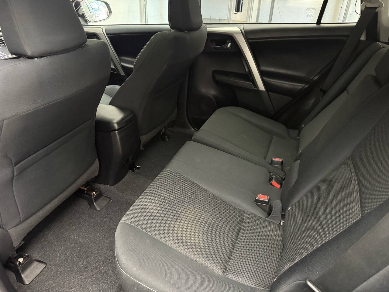 Used 2017 Toyota RAV4 XLE AWD/4WD image 21
