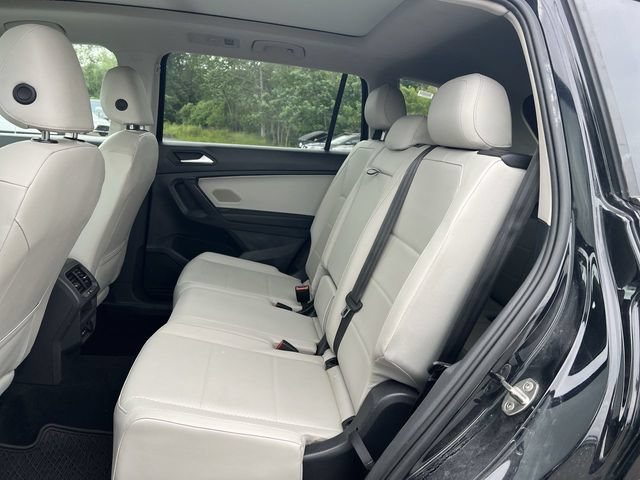 Used 2021 Volkswagen Tiguan SEL AWD/4WD image 25