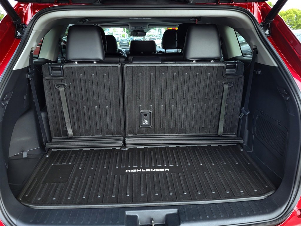 Used 2022 Toyota Highlander XLE image 33