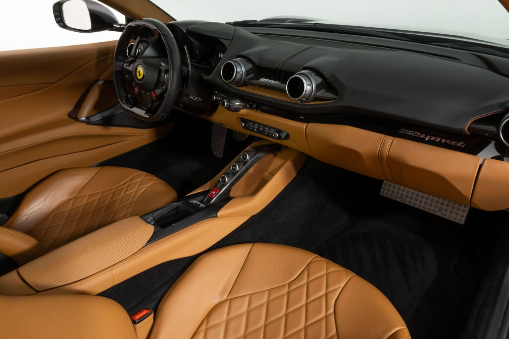 Used 2019 Ferrari 812 Superfast RWD image 38