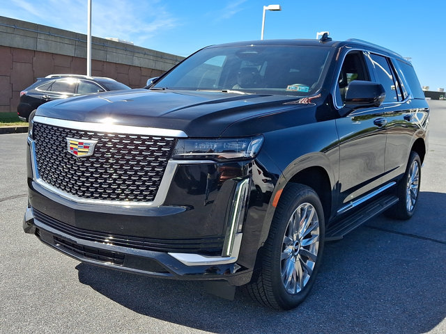 Used 2023 Cadillac Escalade Premium Luxury AWD/4WD image 3