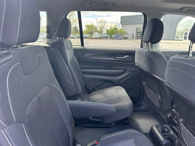 Used 2023 Jeep Grand Cherokee L Laredo w/ Luxury Tech Group I AWD/4WD image 9
