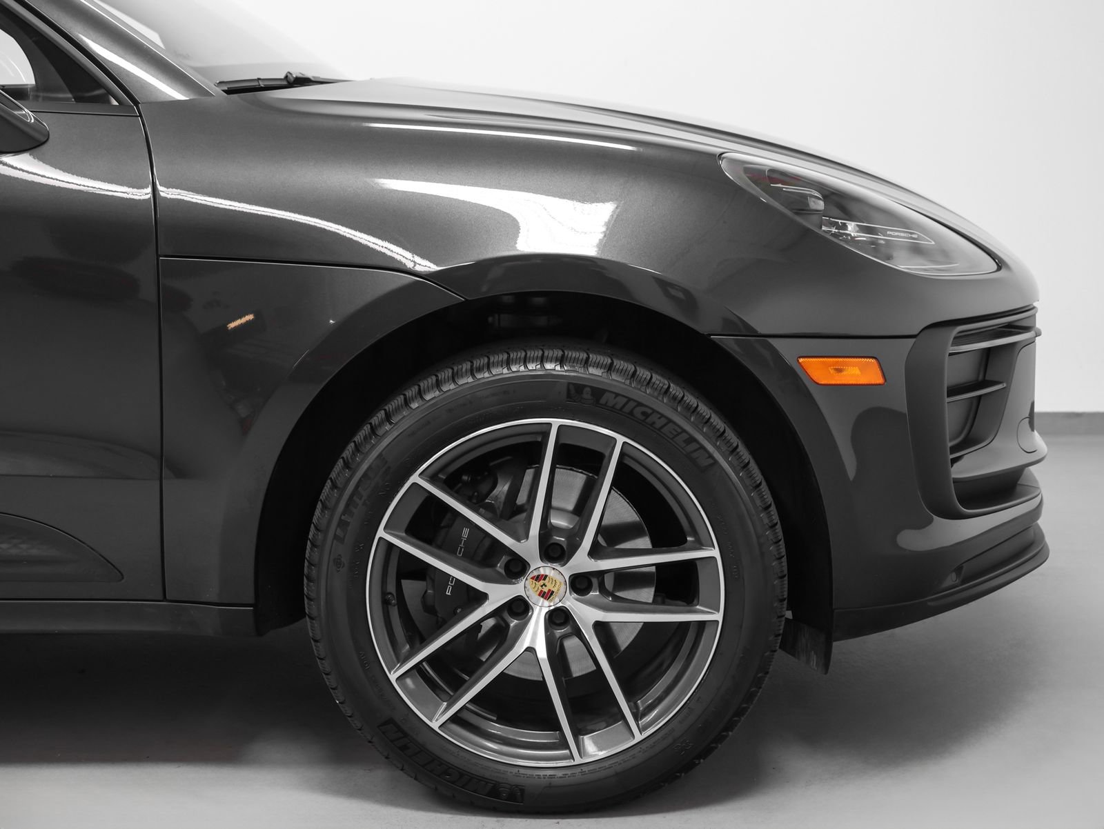 Certified 2023 Porsche Macan AWD/4WD image 14