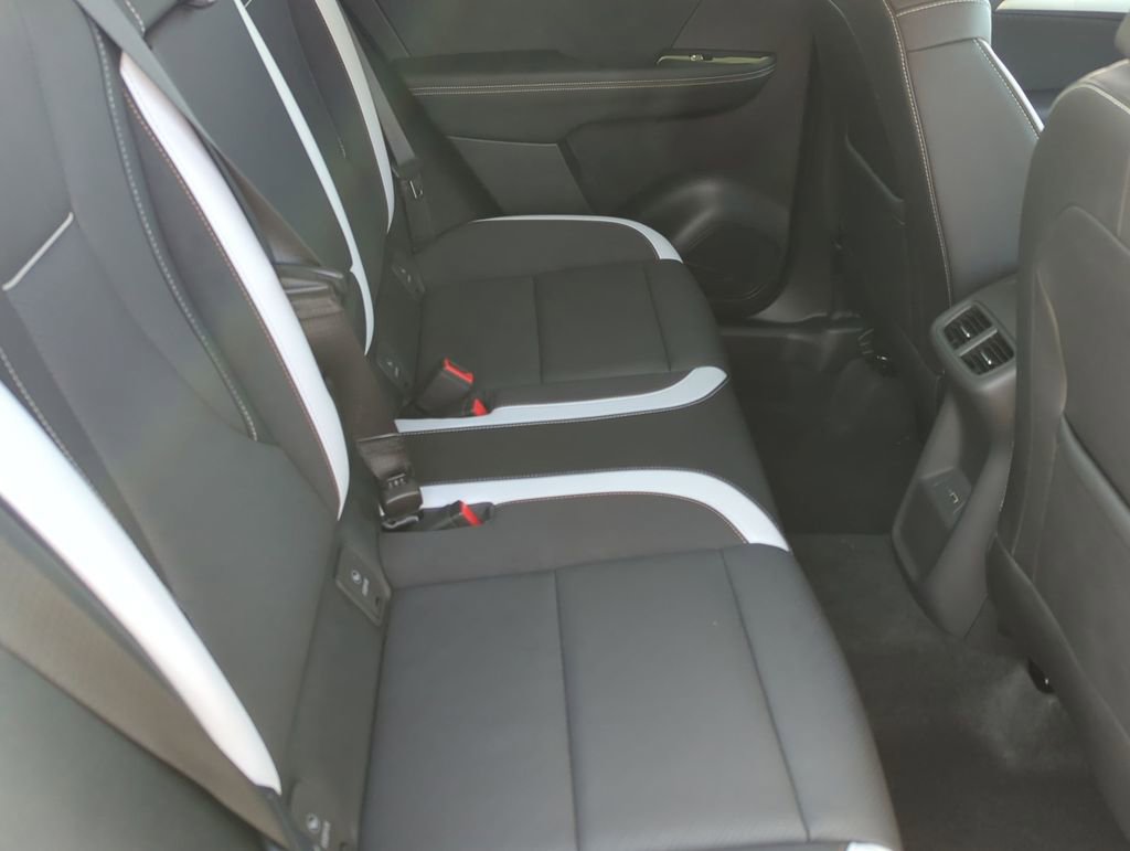 Used 2025 Buick Envision Sport Touring image 27