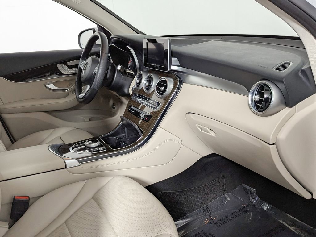 Used 2019 Mercedes-Benz GLC 300 4MATIC image 26